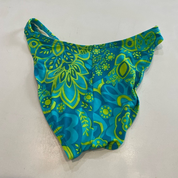 CLEARANCE Three- Piece Swim Bundle Size Small - Picture 6 of 8